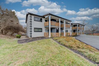 Building Photo - 1-3 Heartwoods Ct