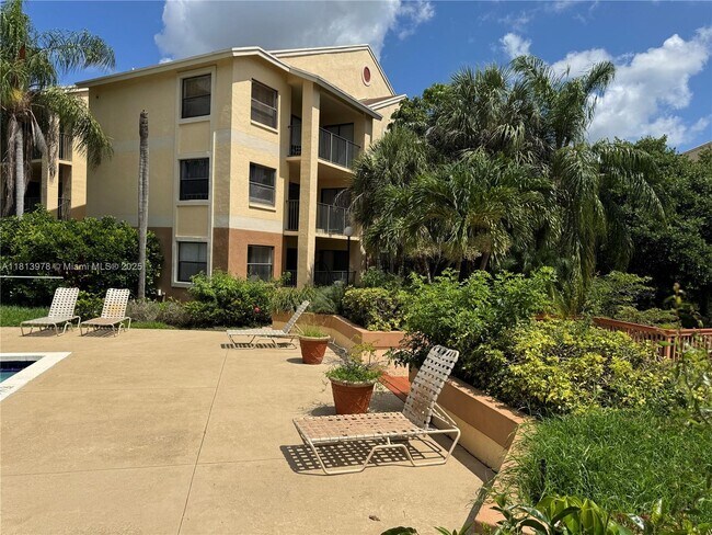Foto del edificio - 9999 Summerbreeze Dr