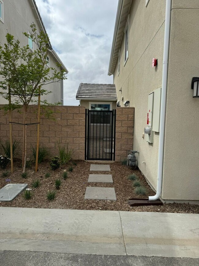 Foto del edificio - 13885 Sedum Ln
