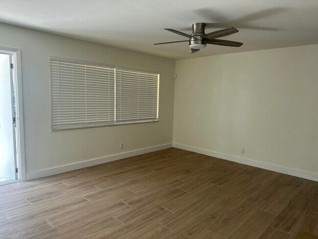 Foto del edificio - 515 SW 19th St