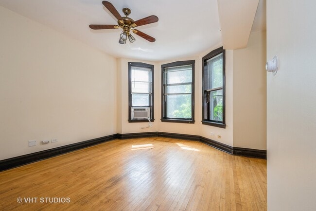 Building Photo - 2315 N Oakley Ave