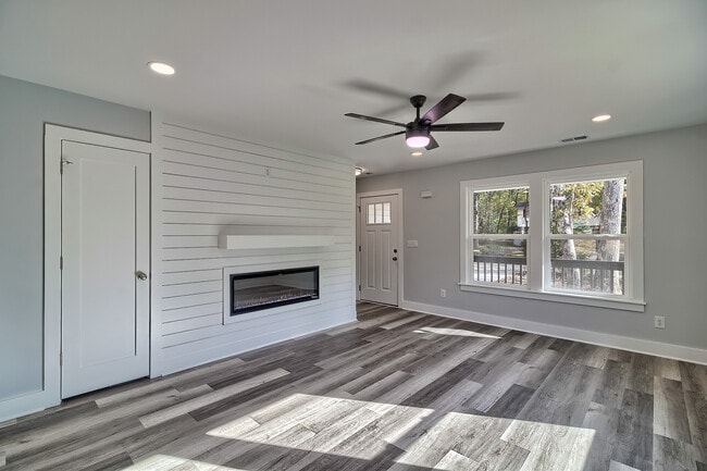 Foto del edificio - 209 Lynch Ln