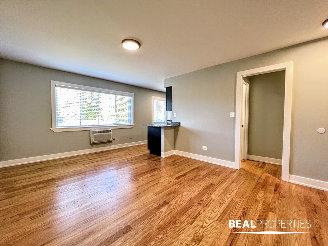 Foto principal - 696 Elm Pl