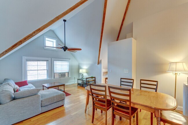 Foto del edificio - FG Rooms and Short Term Rentals