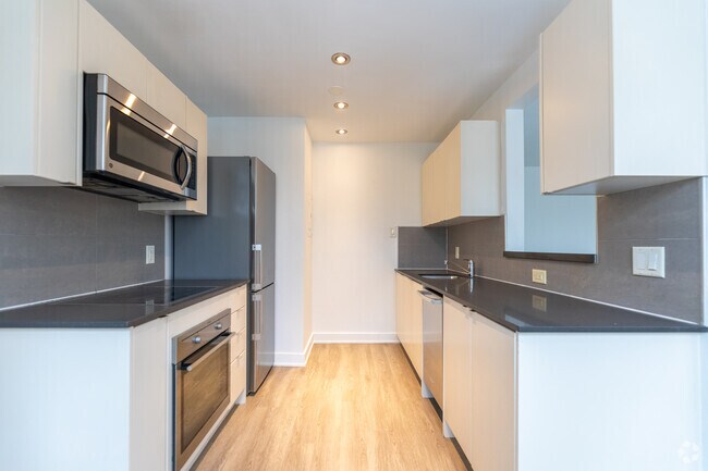 1BR, 1BA - Kitchen - 5,7 & 9 Stag Hill Drive