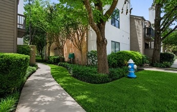 Building Photo - 10047 Westpark Dr