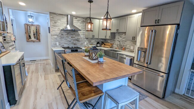 Building Photo - 76 Milk St