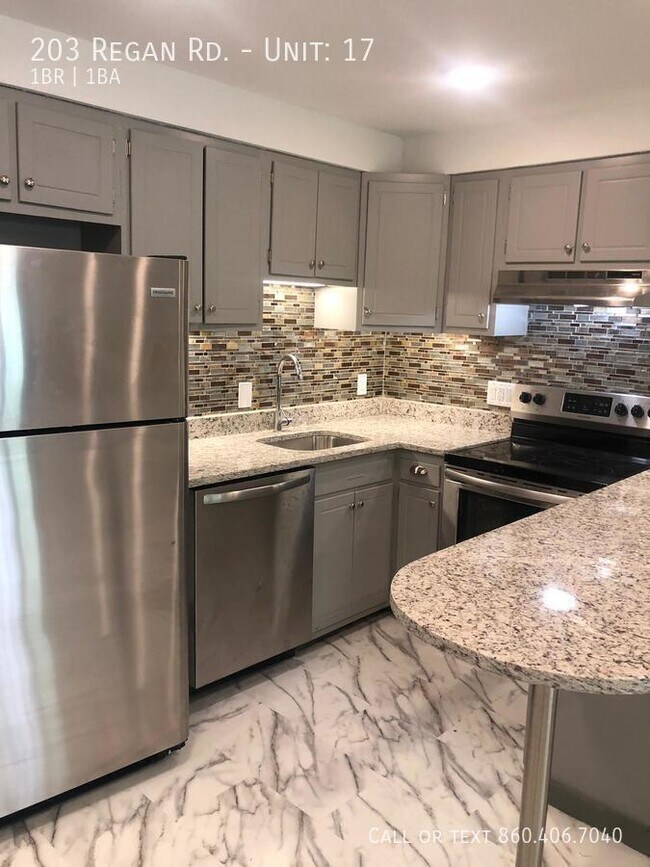 Foto del edificio - 203 Regan Rd