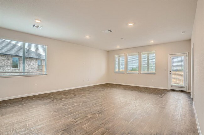 Building Photo - 316 Charles Trl