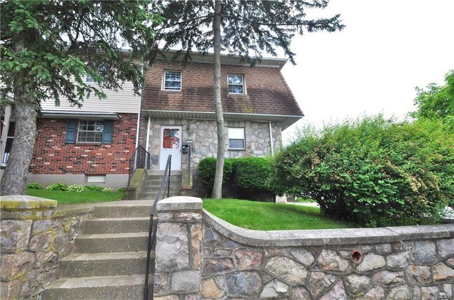 Building Photo - 626 Greene Ct