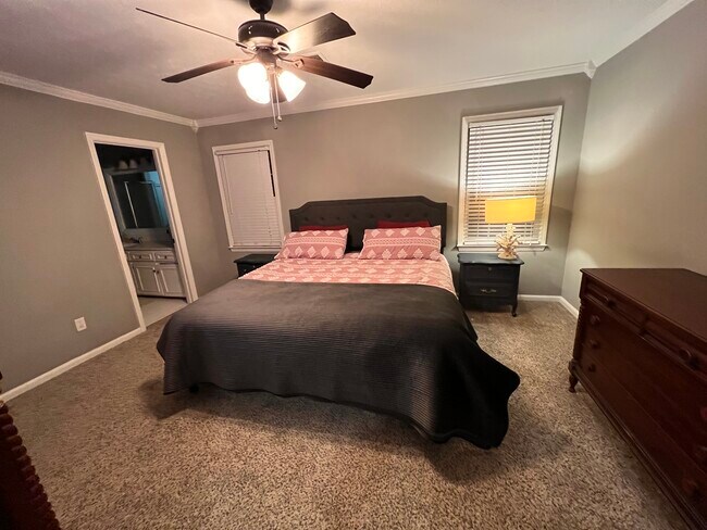 Foto del edificio - CASTLEWOOD Single Room