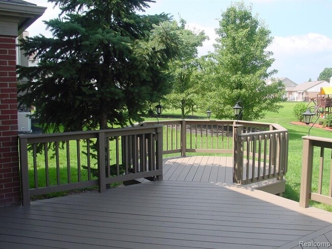 Building Photo - 4446 Sherwood Cir