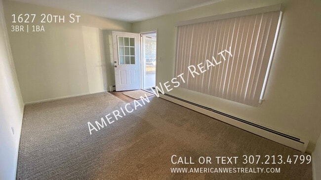Building Photo - Beautifully renovated home in a great loca...