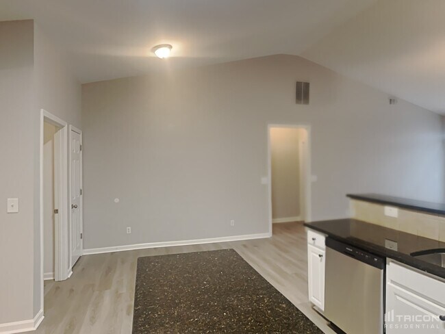 Foto del edificio - 654 Ivy Chase Loop