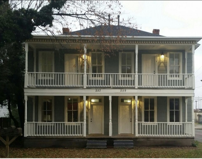 Building Photo - 259 Chautauqua Ave