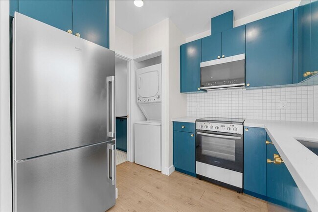 Building Photo - 3379 N Eagle Rock Blvd