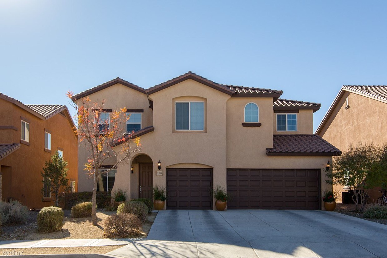 Primary Photo - 128 Paseo Vista Loop NE