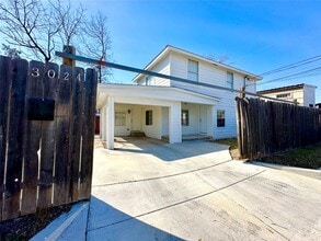 Building Photo - 3024 E 12th St