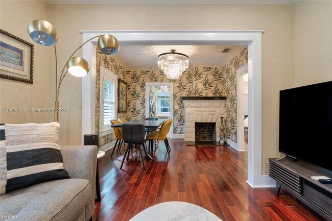 Foto del edificio - 2 br, 2 bath House - 327 Seminole Ave