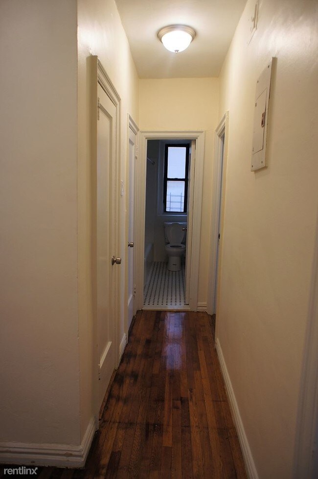 Foto del edificio - 1 br, 1 bath  - 2160 Holland Ave