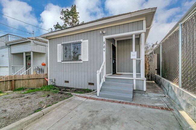Building Photo - 509 Porter St