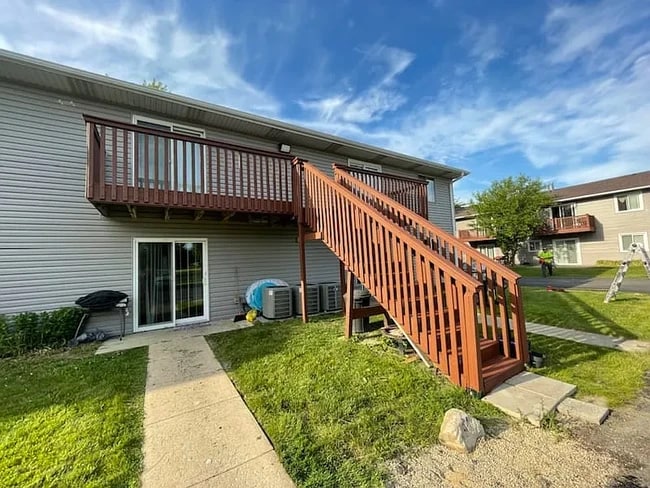 Building Photo - 460 Echo Ln