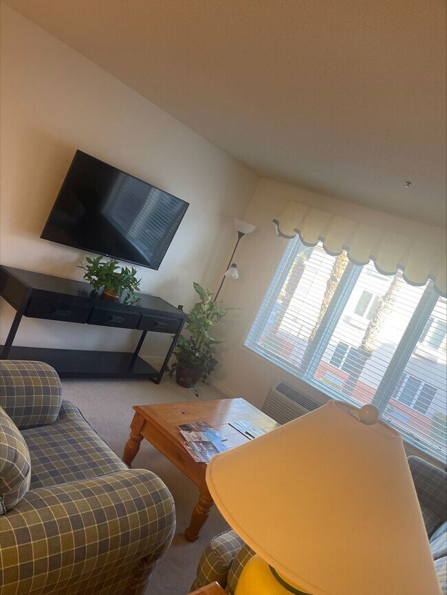 Foto del edificio - One bedroom one bathroom unit in Highland Estates with all utilities included!