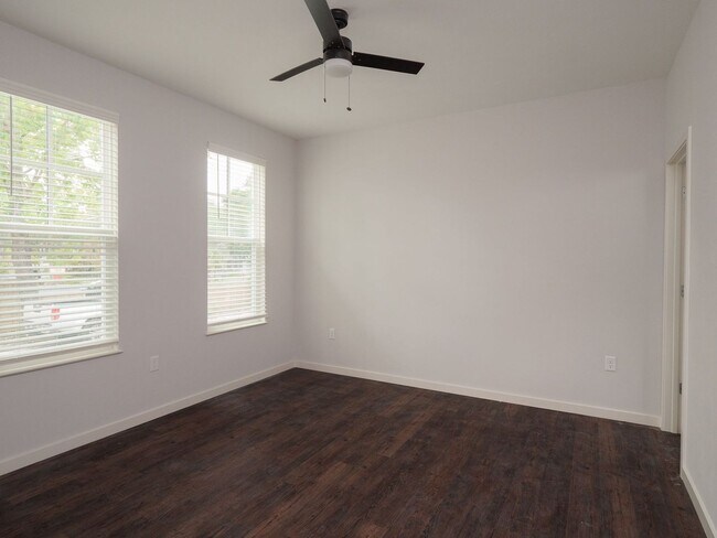 Building Photo - Thelma Lane - Luxury 3 Bedroom House