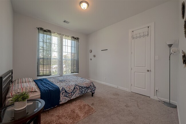 Foto del edificio - 9207 Secretariat Ln