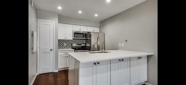 Foto del edificio - 5111 Skillman St