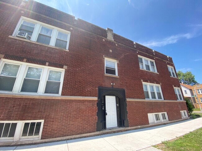 Foto del edificio - 8900 S Langley Ave