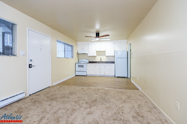 Building Photo - 555 S 10th St