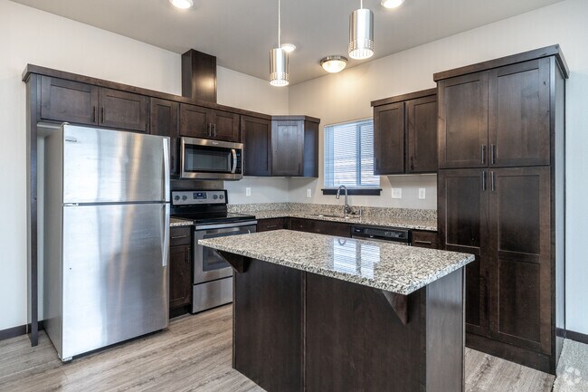 2 habitaciones, 2,5 baños, 1190 pies cuadrados, cocina - Falcon Heights Townhomes