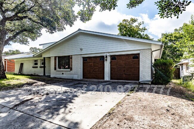 Foto del edificio - 11210 Cedar Elm Dr