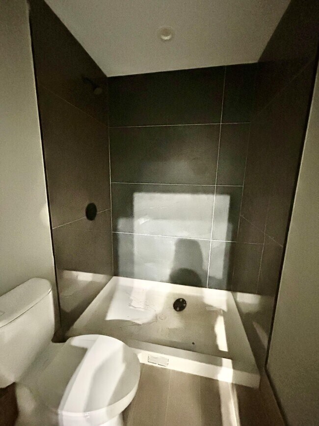 Foto del edificio - 5911 N Nashotah Ave