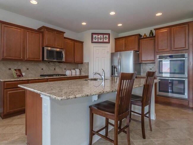 Building Photo - 3638 Esperanza Dr