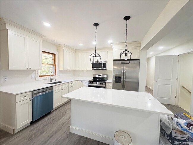 Foto del edificio - 27 Floral Dr