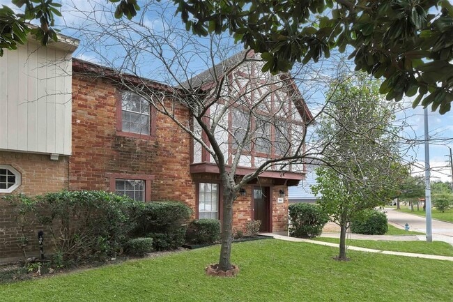 Building Photo - 20361 Fieldtree Dr