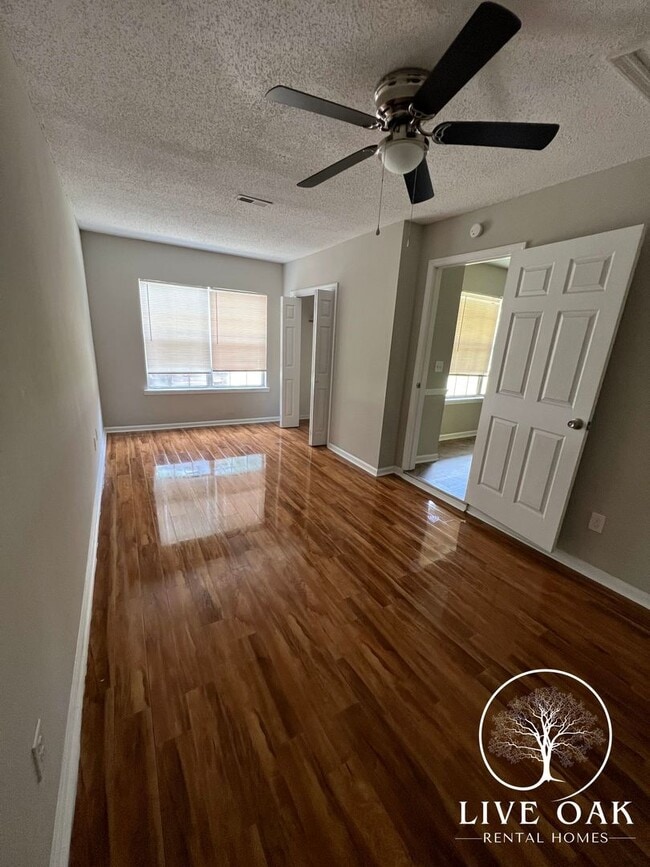 Building Photo - FALL MOVE-IN SPECIAL: $500 OFF 1st MONTH'S...