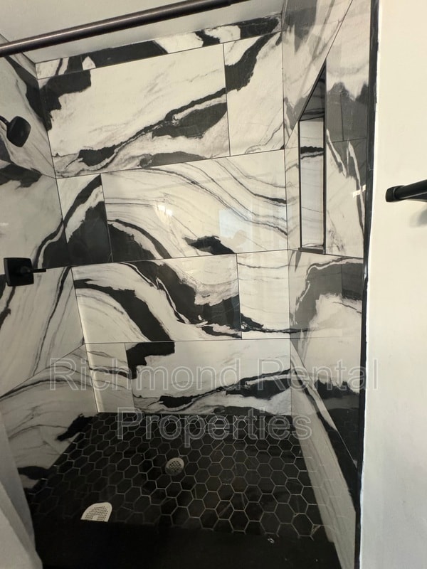 Building Photo - 2241 Kingsbrook Dr