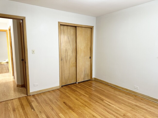 Building Photo - 4553 N Osage Ave