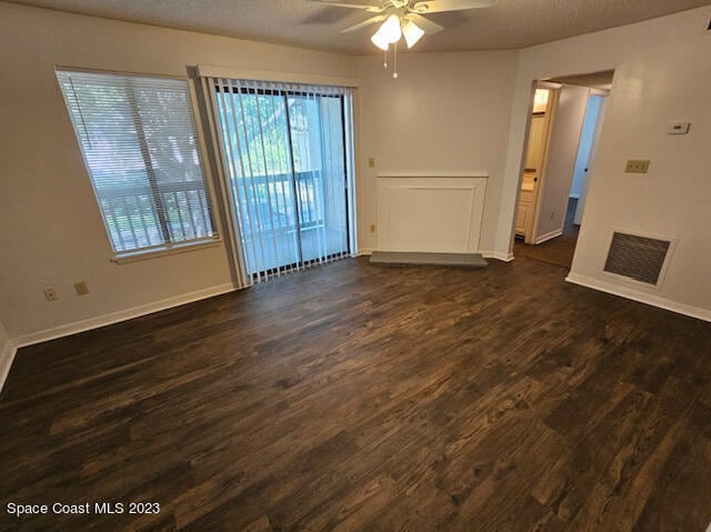 Building Photo - 3545 Sable Palm Ln