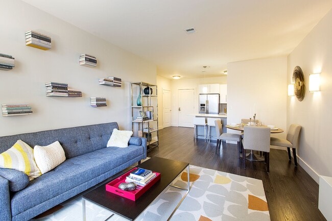 Building Photo - Gatehouse 75