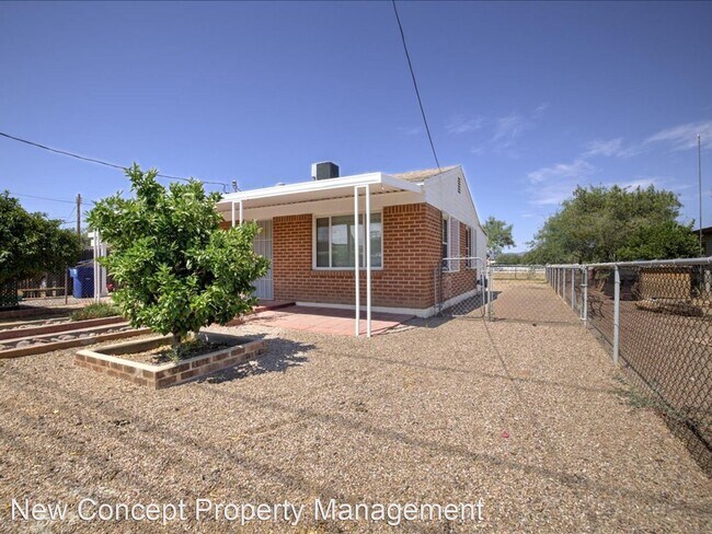 Building Photo - 2 br, 1 bath House - 3351 N Los Altos Ave.