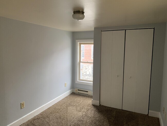 Foto del edificio - 320 W Stephen St