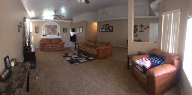 Foto del edificio - 5714 Desert Lakes Dr