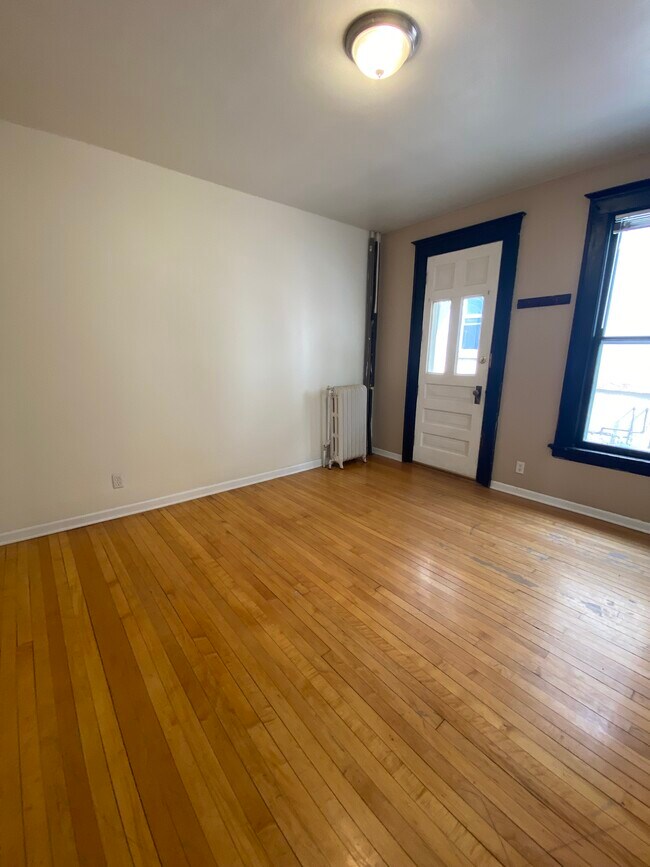 Foto del edificio - 24 N Butler St