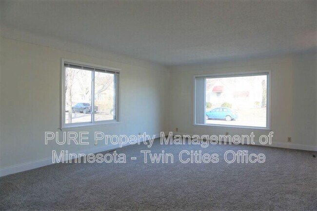 Building Photo - 416 3rd Ave S
