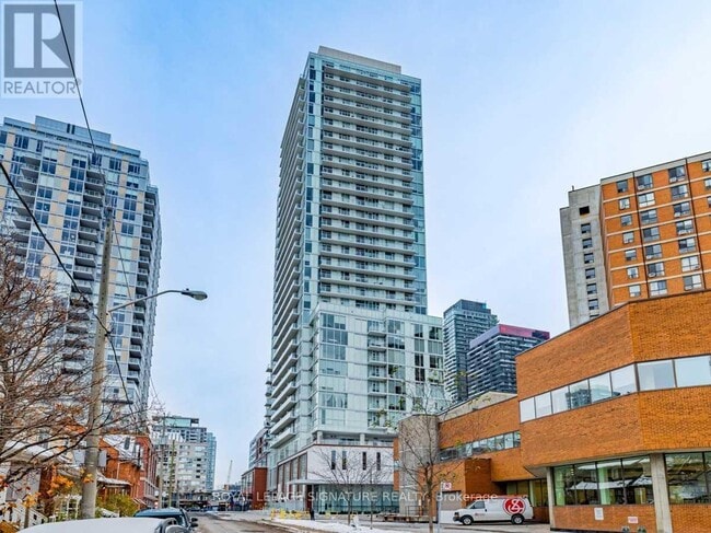 Building Photo - 33 Helendale Ave