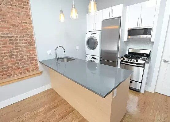 Foto del edificio - 2104 Fulton St